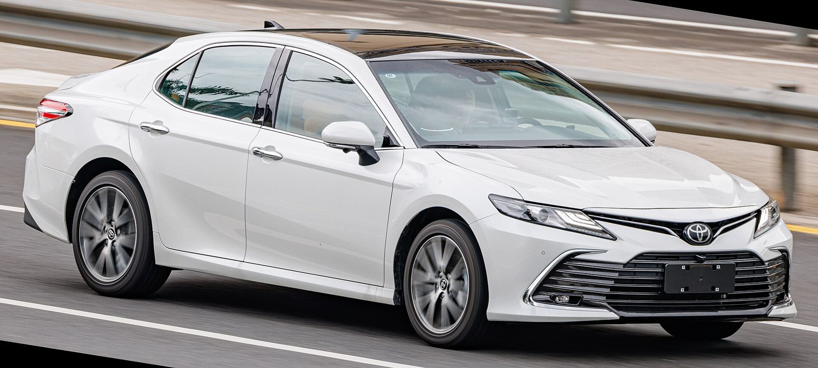 Пример автомобиля комфорт-класса: Toyota Camry