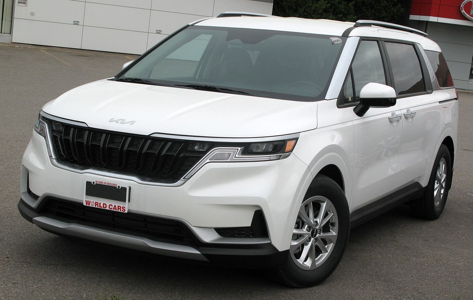 Пример минивэна: Kia Carnival
