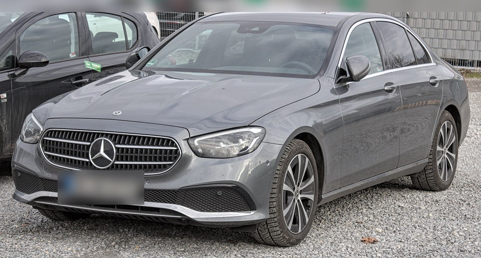Пример автомобиля бизнес-класса: Mercedes-Benz E-класс